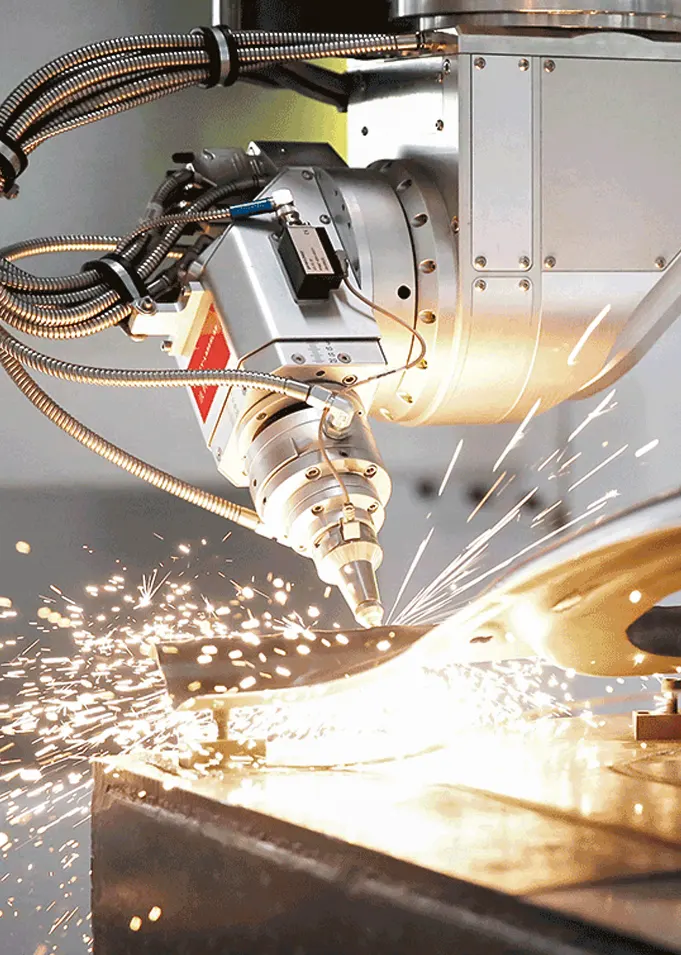 Marvel Laserschneidmaschine mit PRECITEC Schneidkopf und RAYCUS Laserstrahlquelle